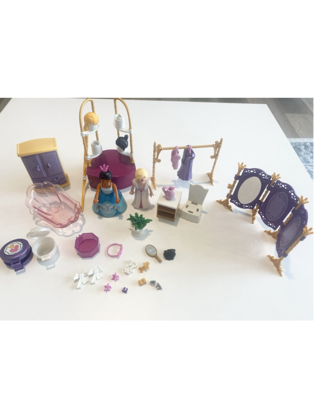 Playmobil 6850 Princess Dressing Room Salon Playset Figures Accessories Lot